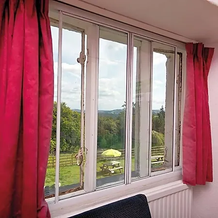 Yha Langdale Hotel 2*
